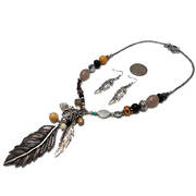 Ожерелье Feather and neutral Beads